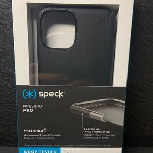 Speck presidio pro iPhone 11 Pro case